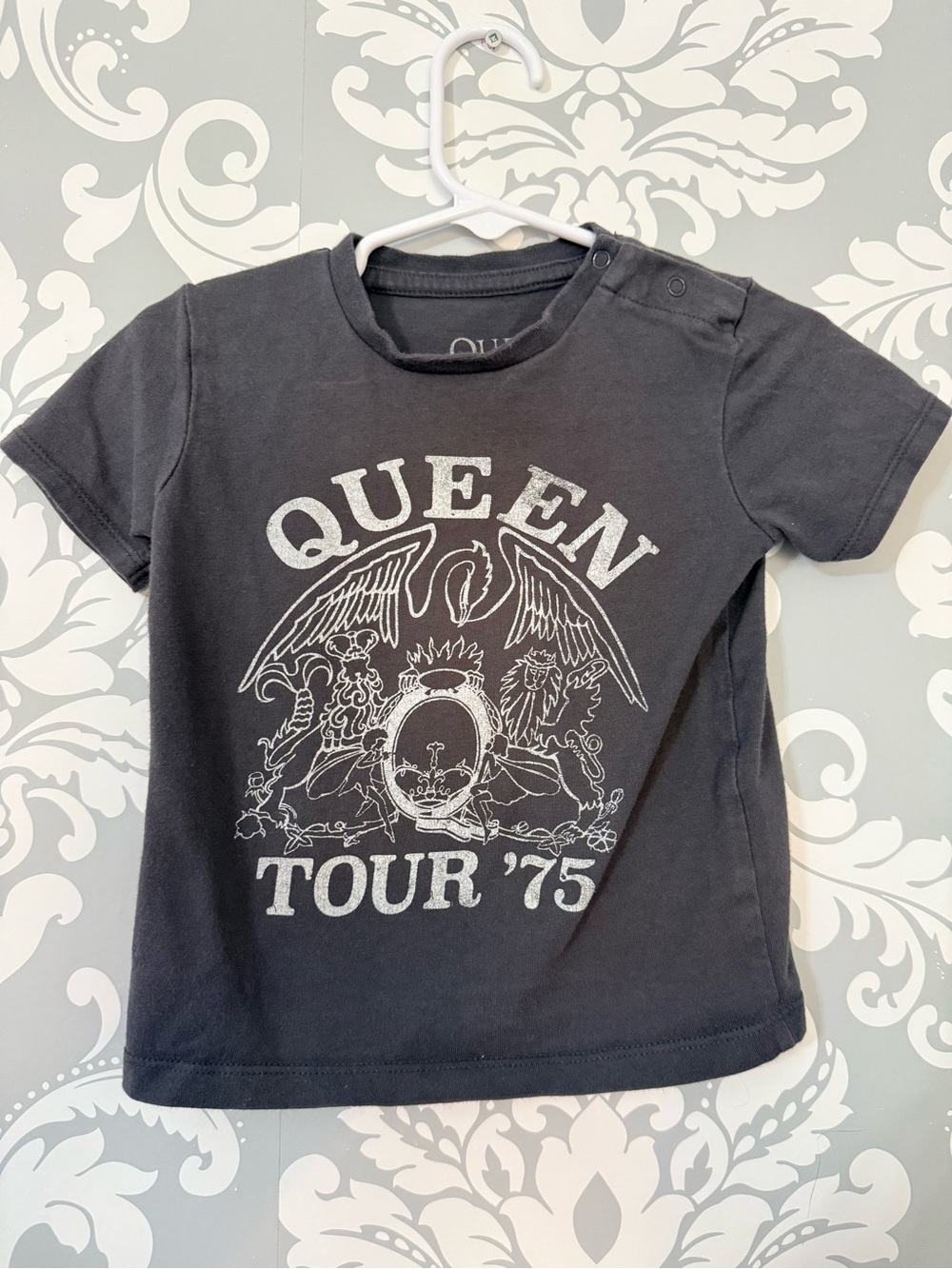 💫4/$25 • Band Merch Queen Tour '75 Cotton T-Shirt